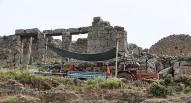 Antik stadyum açığa çıkıyor