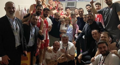 Ayos yarı finalde!