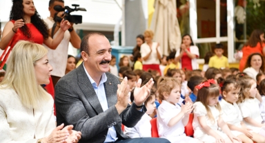 Başkan Kotan miniklerin gösterisini izledi