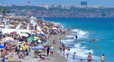 Bayram tatilinde Antalya'ya ilgi yoğun