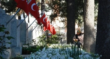 Bayramda şehitlikler unutulmadı
