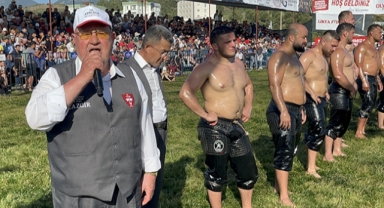 Er meydanı başcazgırından veda
