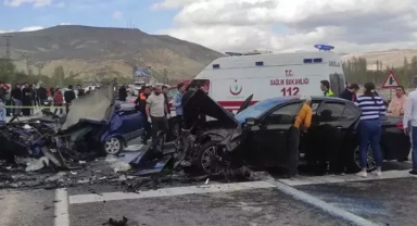 Feci kaza: 3 ölü, 5 yaralı