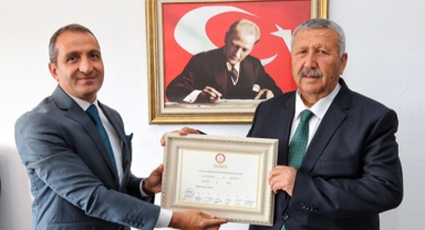 Kaş'ta mazbata töreni