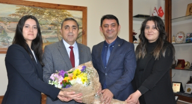 Kaymakam Aslaner, Petek'i kabul etti