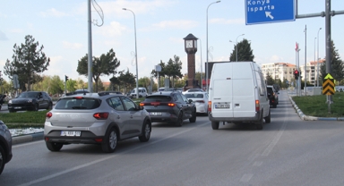 Konya-Antalya yolunda tatil dönüşü yoğunluğu