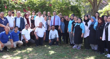 Kumbul ve belediye personelleri kahvaltıda bir arada