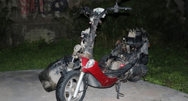 Motoru sökülmüş motosiklet bulundu
