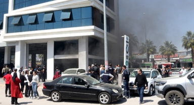 Oto servisinde korkutan yangın