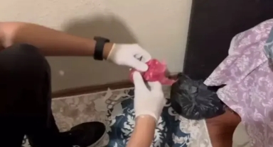 Oyuncak bebekten uyuşturucu çıktı