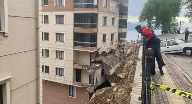 Sağanak sırasında istinat duvarı çöktü; 2 yaralı