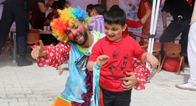 Son çocuk gülene kadar