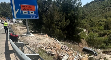 Ticari araç devrildi: 1 ölü, 2 yaralı