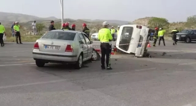'U' dönüşü kazası: 1 ölü 3 yaralı