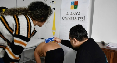 Üniversite'de skolyoz taraması