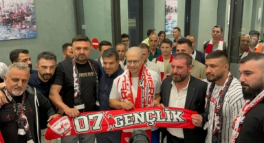 Alex, Antalya’ya ayak bastı!