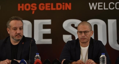 Alex de Souza resmi sözleşmeyi imzaladı