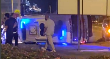 Ambulans ile çarpıştı