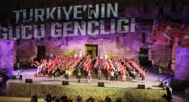 Aspendos'ta 19 Mayıs gösterisi