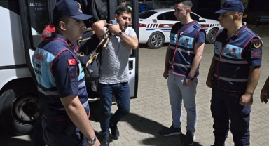 Fransa'ya gitmeye çalışan göçmenler yakalandı