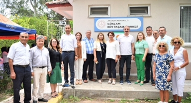 Gökçam’da sergi açtı