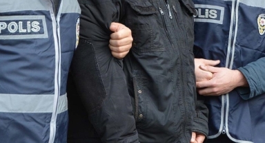 Kendini MİT başkanı olarak tanıttı... Suçüstü yakalandı