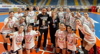 Kepez hentbolda şampiyon oldu