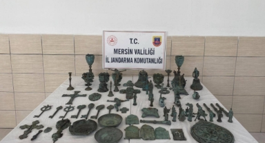 Meryem Ana figürlü 2 heykel ve 72 obje ele geçirildi