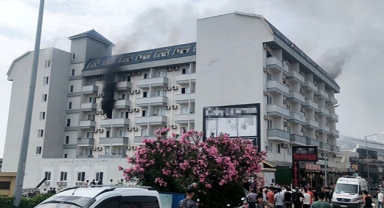 Otel lojmanında yangın çıktı... Büyümeden söndürüldü