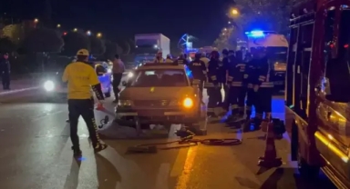 Otomobille çarpıştı... Motosikletteki 2 kişi öldü