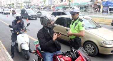Otoparka çekilmemesi için uzun süre çabaladı!