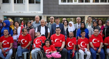 Özel bireylere temsili asker uğurlaması