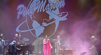 Pink Martini'den muhteşem konser