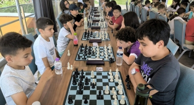 Satranç Turnuvası birincileri madalyalarını aldı