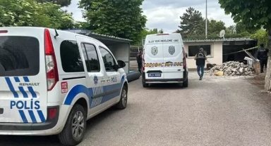 Silahını temizlerken kazara mesai arkadaşını vurdu