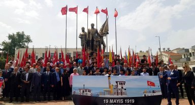 Su gösterisi ile kutladılar