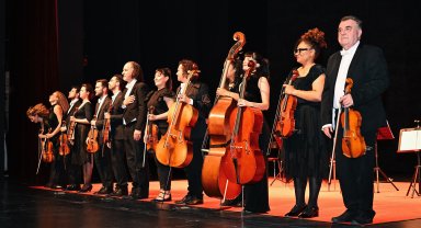 Tiyatro Festivali perde açtı