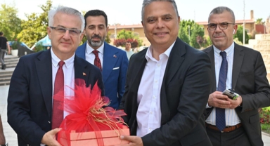 Uysal'dan Kepez Belediyesi'ne ziyaret