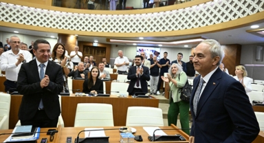 Alkışlarla karşılandı