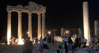 Antik Kent'te 'Gece Müzeciliği'