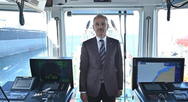 Bakan Uraloğlu: 1,5 yılda 6 milyon metreküp deniz dibi taraması yapıldı