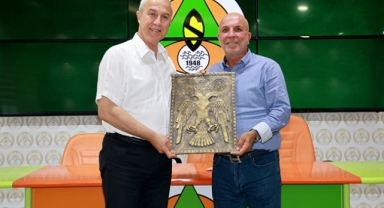 Başkan Özçelik’ten Alanyaspor’a ziyaret