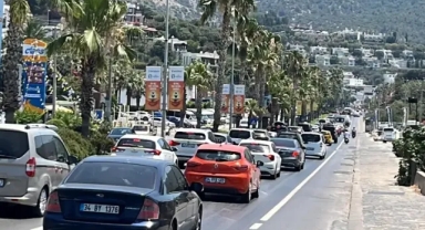 Bayram tatili dönüşü trafik kilitlendi