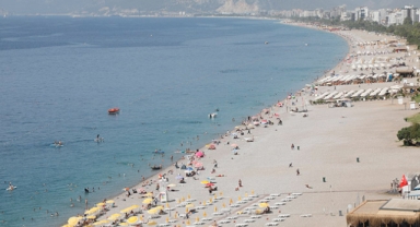 Hava 45 derece oldu... Sahiller doldu!
