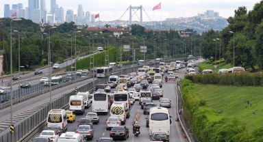 İstanbul'da tatil sonrası ilk iş günü yoğunluğu