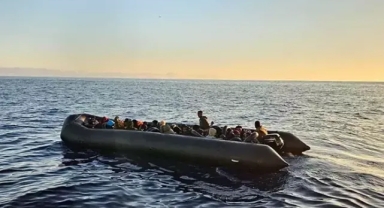 Karaburun açıklarında 40 kaçak göçmen yakalandı