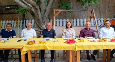 Korkuteliler bayramlaştı