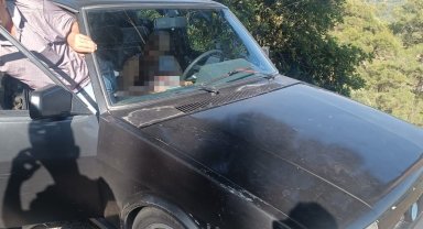 Oğlunu öldürüp, ekipler gelene kadar bekledi