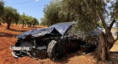 Otomobil ile hafif ticari araç çarpıştı: 2 ölü, 3 yaralı