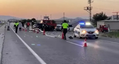 Otomobil karşı şeride geçti... Facia yaşandı!